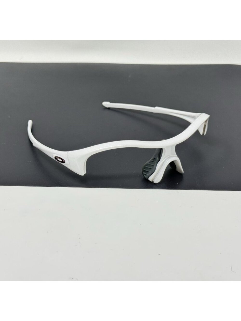 Oakley Enduring Sunglasses Frame No LENSES NO EARSOCKS Metallic Pearl 09 - 802
